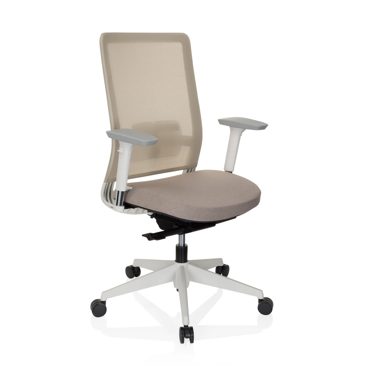 Sedia da ufficio professionale PURE WHITE beige con schienale in rete e base a cinque ruote di hjh OFFICE – vista a 360° (vista frontale a tre quarti 40°)