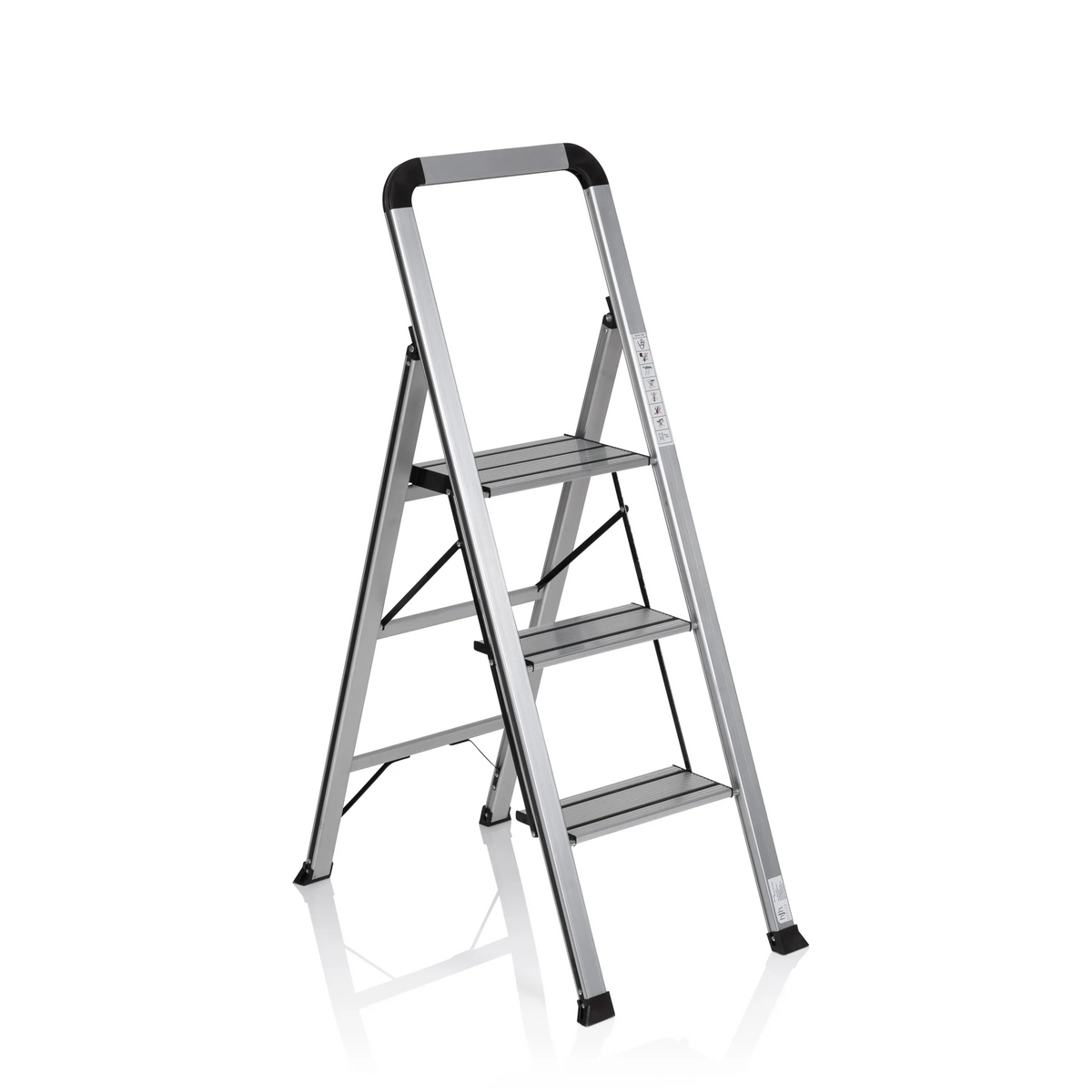 Scala richiudibile SOLID V in alluminio argentata con tre gradini e maniglia di hjh OFFICE – vista a 360° (vista frontale a tre quarti 40°)
