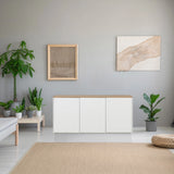 Madia KELO S in bianco con un piano in rovere in una stanza luminosa di hjh LIVING