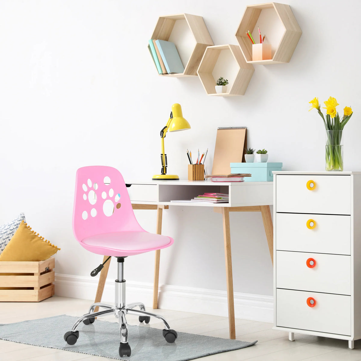 Sedia girevole per bambini FANCY I in rosa con schienale traforato e rotelle di hjh OFFICE