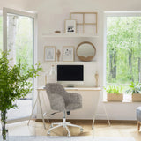 Sedia Home Office SOLAO HOME in grigio con rivestimento in tessuto e base bianca a una scrivania di hjh LIVING