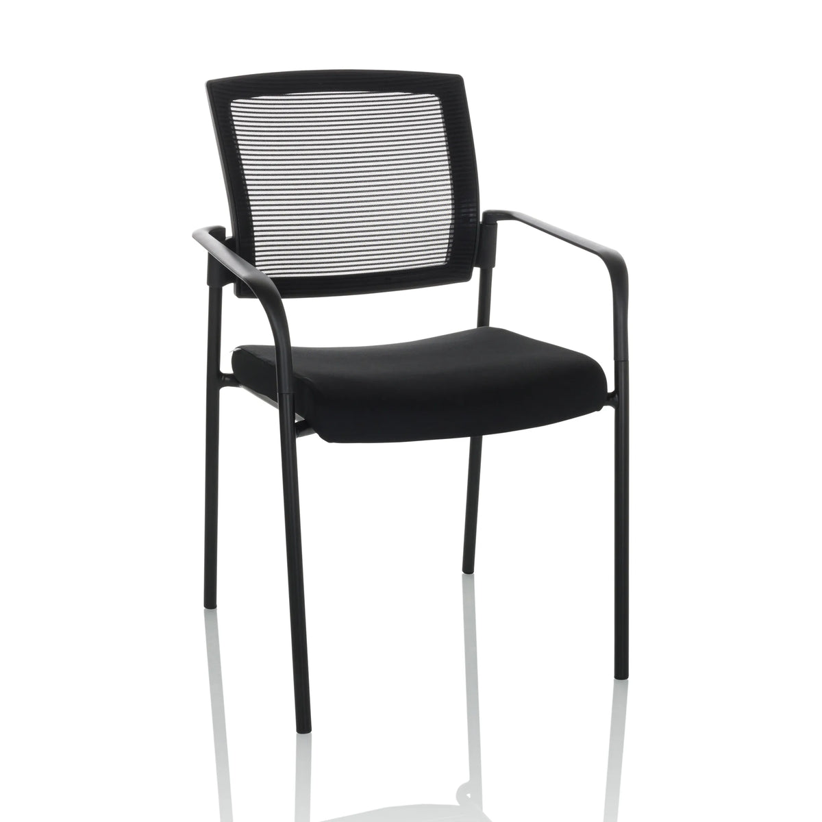 Sedia visitatore nera MEET B con schienale in rete, braccioli e quattro gambe di hjh OFFICE – vista a 360° (vista frontale 15°)