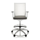 Sedia da banco ASPEN WORK W grigia con schienale in rete, poggiapiedi e base a cinque ruote di hjh OFFICE – vista a 360° (vista frontale 0°)