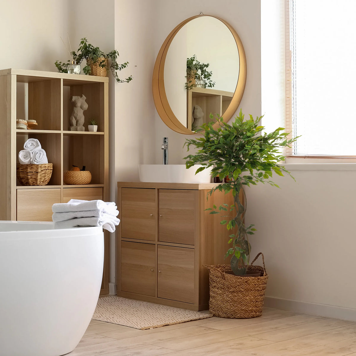 Pianta artificiale verde FICUS I in un cesto intrecciato in bagno di hjh OFFICE