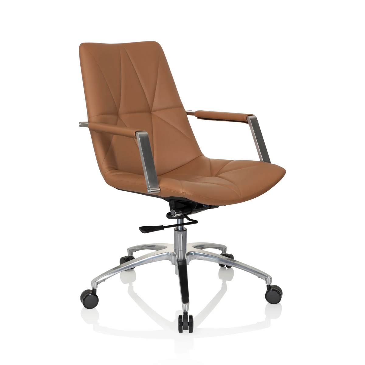 Sedia Home Office SARANTO II color cammello con trapuntatura e base a cinque ruote di hjh OFFICE – vista a 360° (vista frontale a tre quarti 40°)