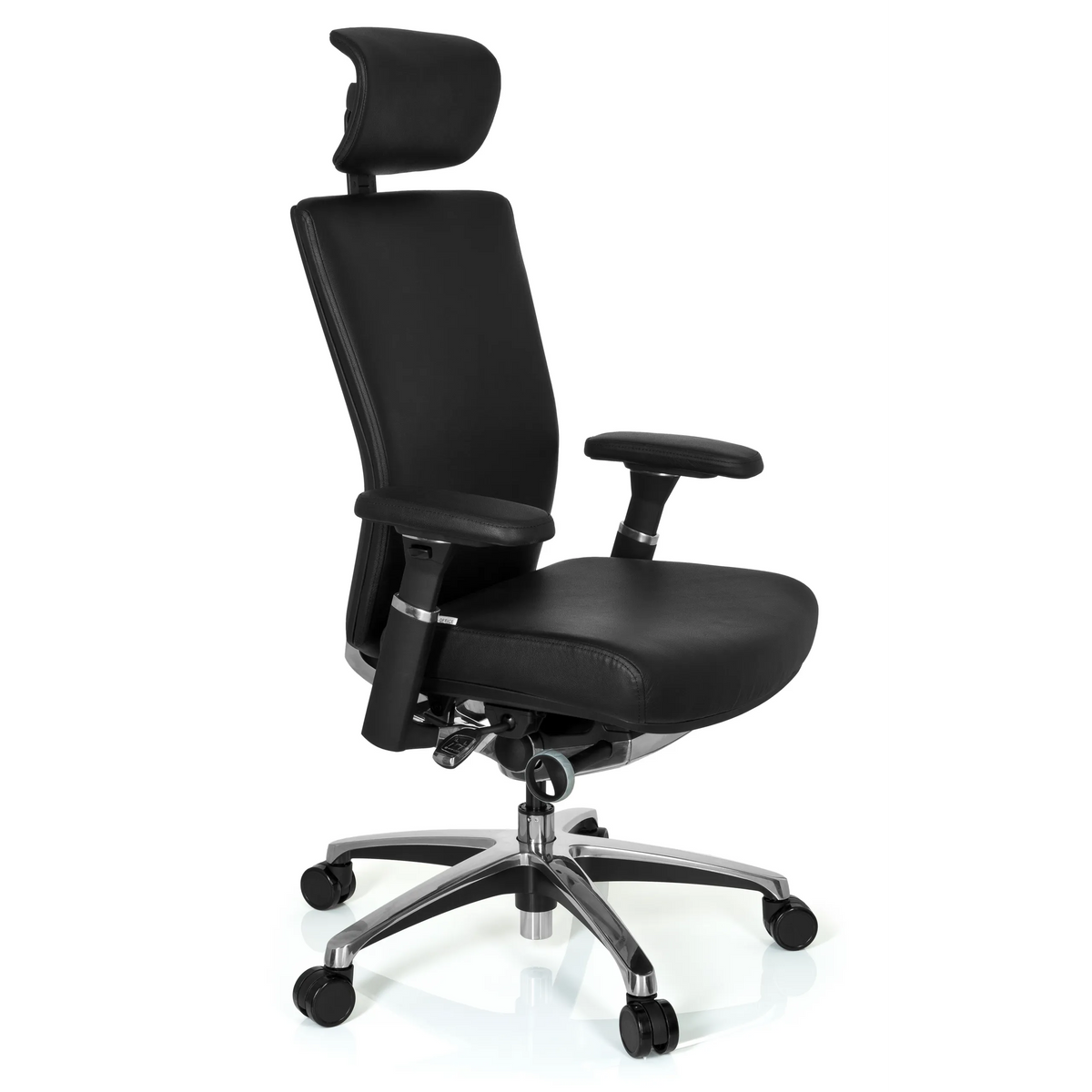 Sedia da ufficio professionale NOVA nera in pelle con poggiatesta e base a cinque ruote di hjh OFFICE – vista a 360° (vista frontale a tre quarti 60°)