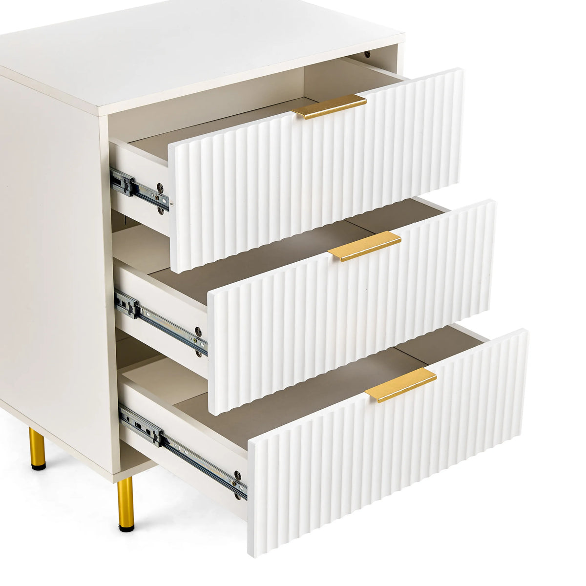 Cassetti aperti con design frontale scanalato della cassettiera Hjelle K in bianco con maniglie dorate di hjh LIVING