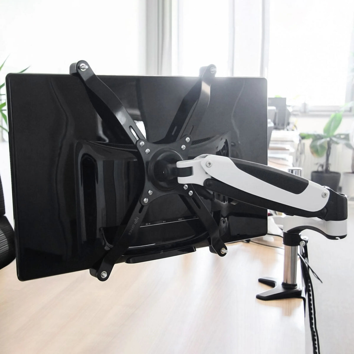 Retro con set di adattatori del Supporto per monitor VM-A4 in nero di hjh OFFICE