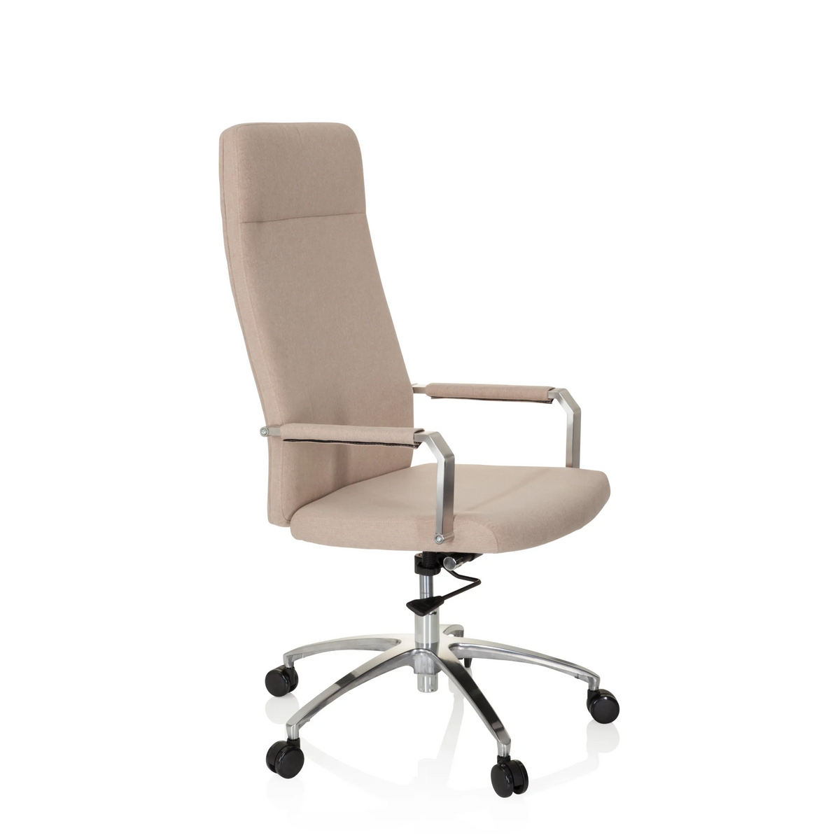 Sedia Home Office SARANTO PLUS I beige con braccioli e base a cinque ruote di hjh OFFICE – vista a 360° (vista frontale a tre quarti 60°)