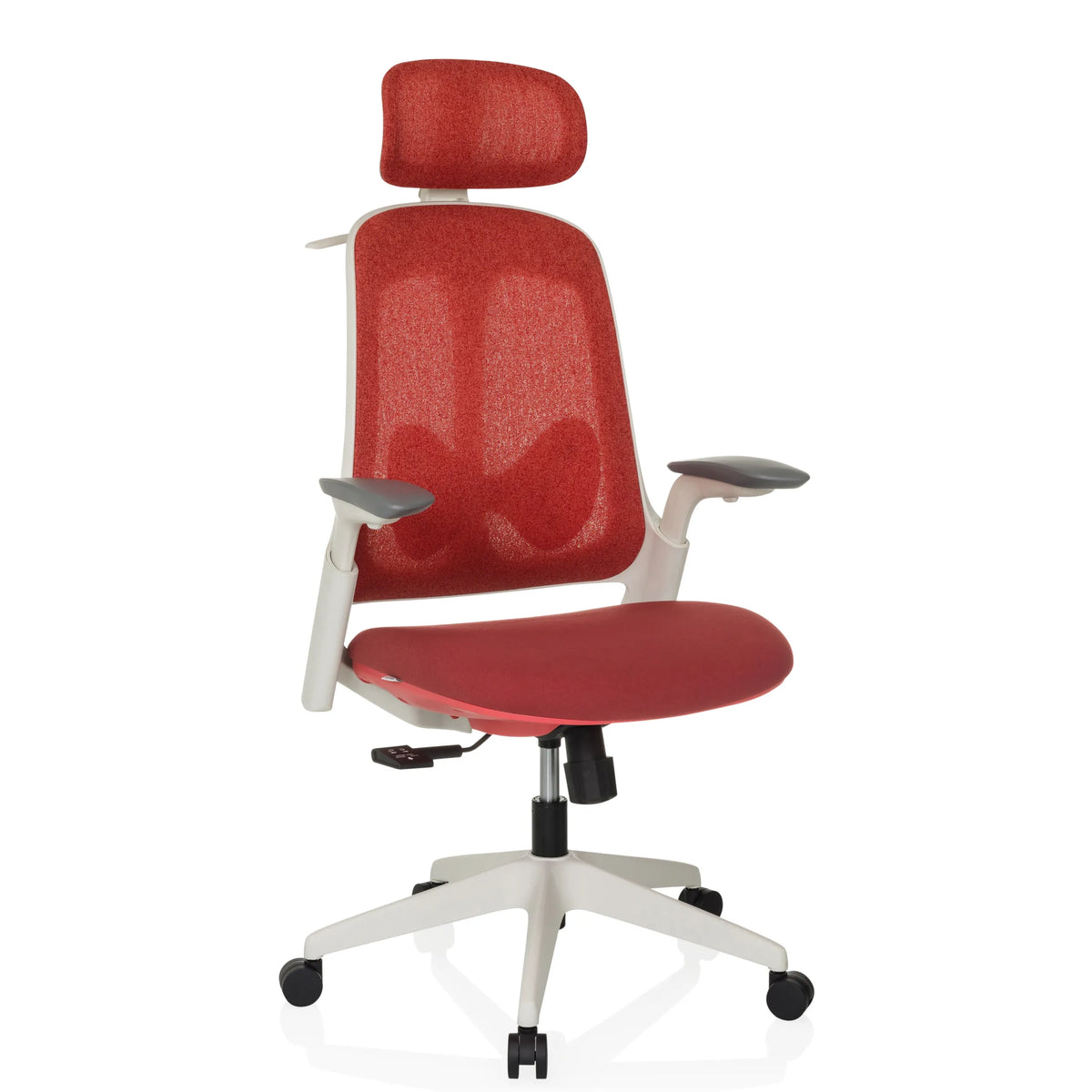Sedia da ufficio professionale ARCEO WF rossa con schienale in rete e base bianca a cinque ruote di hjh OFFICE – vista a 360° (vista frontale a tre quarti 30°)