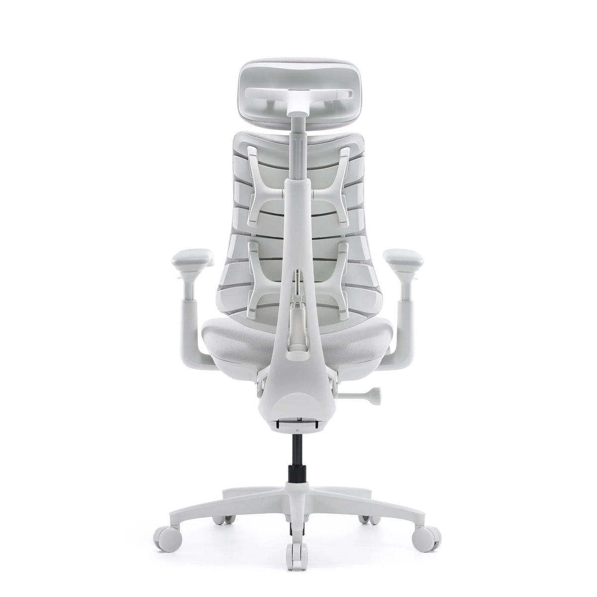 Vista posteriore della sedia da ufficio high-end LiberNovo Omni Gen in bianco con poggiatesta e cinque rotelle di Libernovo