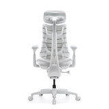 Vista posteriore della sedia da ufficio high-end LiberNovo Omni Gen in bianco con poggiatesta e cinque rotelle di Libernovo