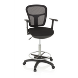 Sedia da banco TOP WORK 108 nera con schienale in rete, poggiapiedi e base a cinque ruote di hjh OFFICE – vista a 360° (vista frontale 20°)
