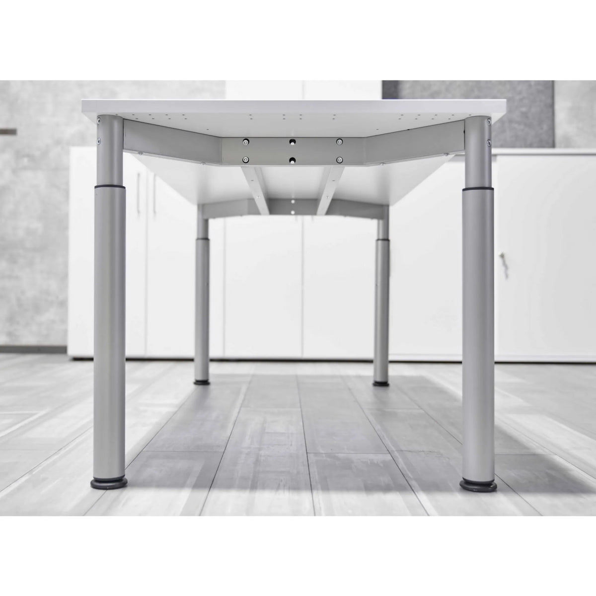 Sottostruttura con gambe argentate della scrivania regolabile in altezza YAMA 16 S di hjh OFFICE PRO