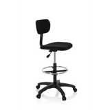Sedia da banco TOP WORK 05 nera con poggiapiedi e base a cinque ruote di hjh OFFICE – vista a 360° (vista frontale a tre quarti 60°)