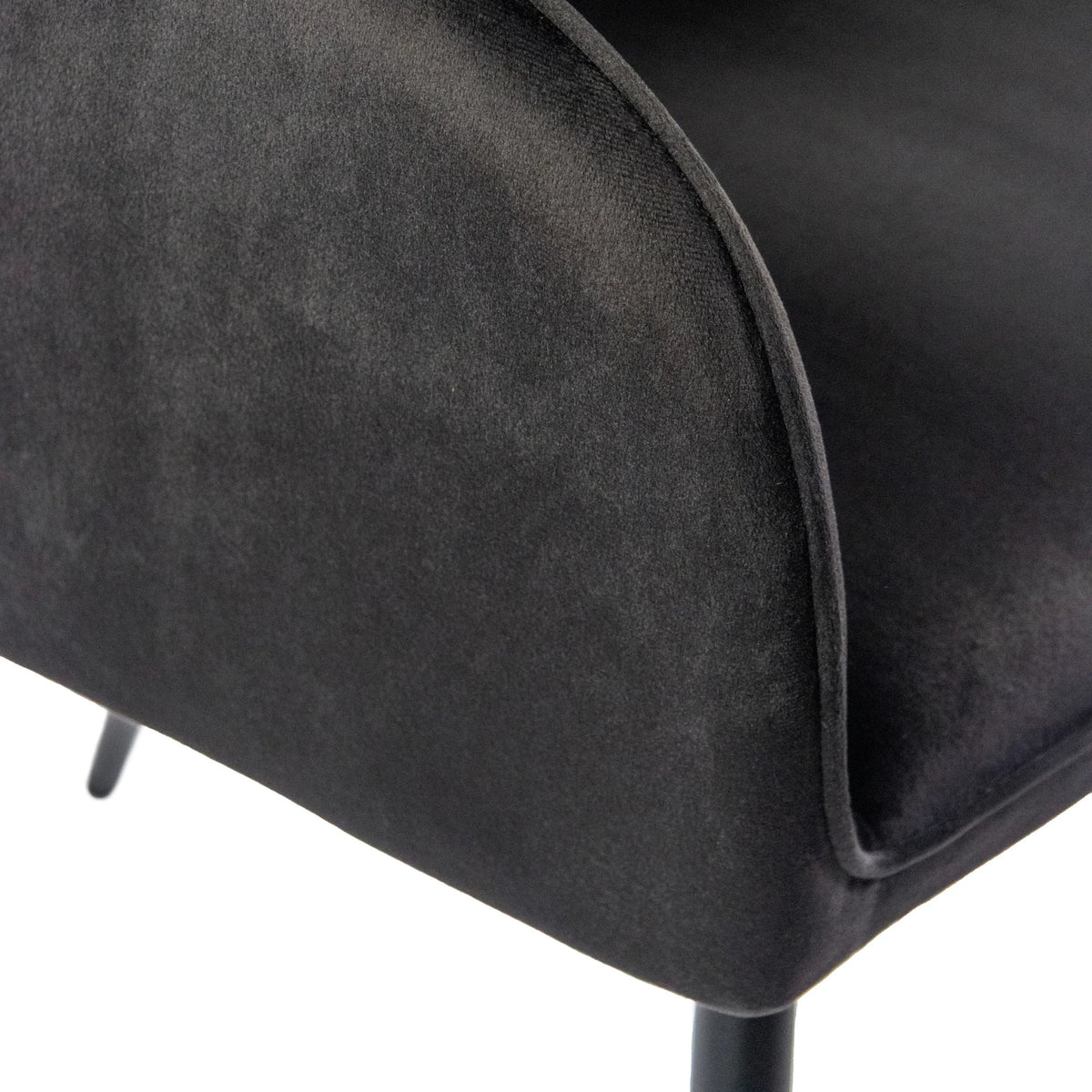 Rivestimento in velluto nero sul bracciolo della Sedia per sala da pranzo CHARVELLE di hjh LIVING