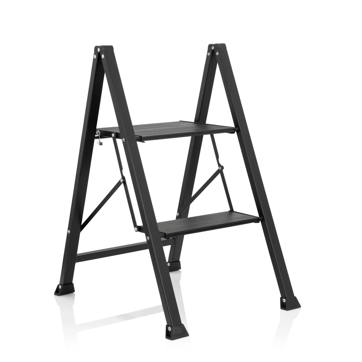Scala richiudibile SOLID W5 nera con due gradini di hjh OFFICE – vista a 360° (vista frontale a tre quarti 40°)