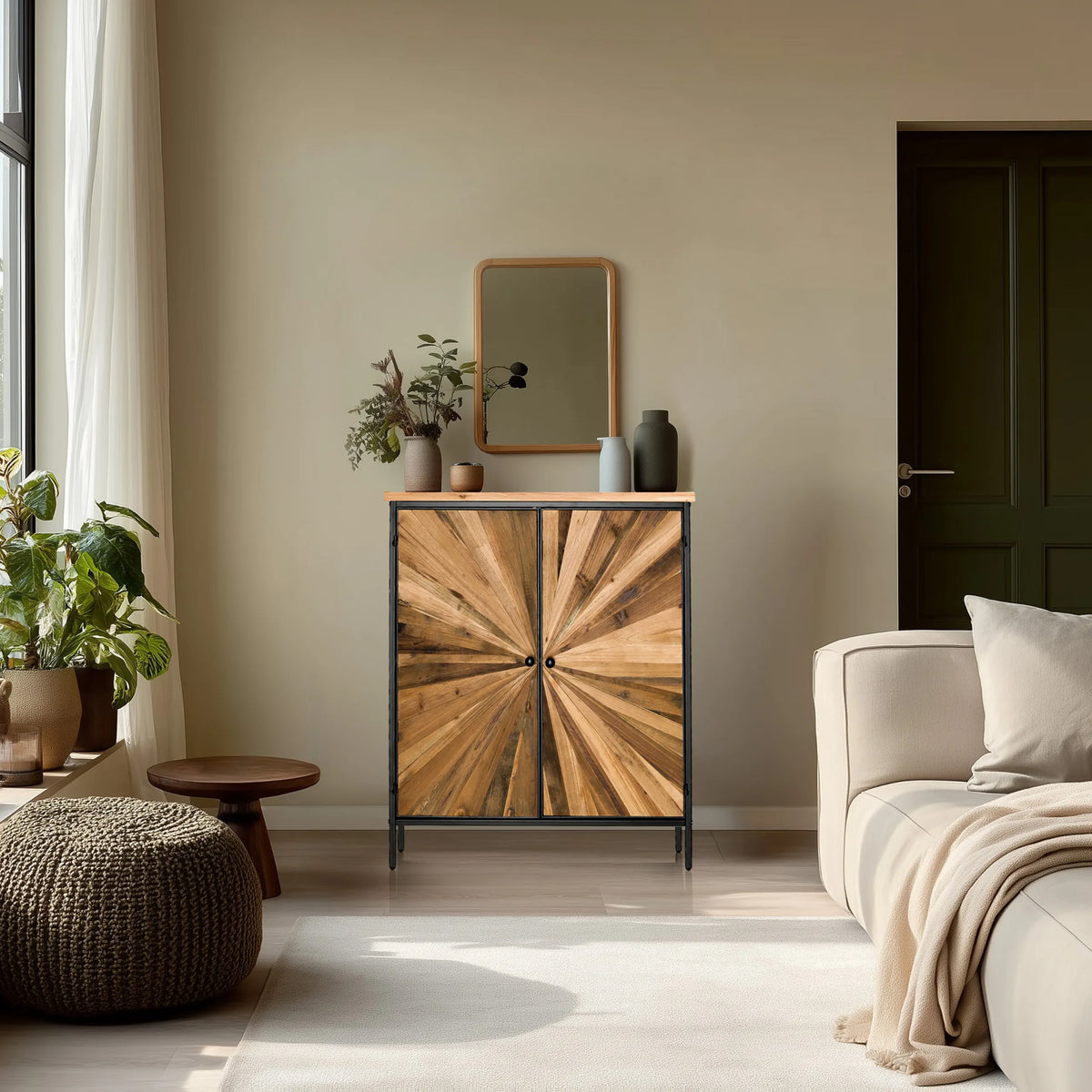 Cassettiera SANTJAGO BLACK SUN XL in tonalità di legno scuro con motivo radiale sui frontali di hjh LIVING