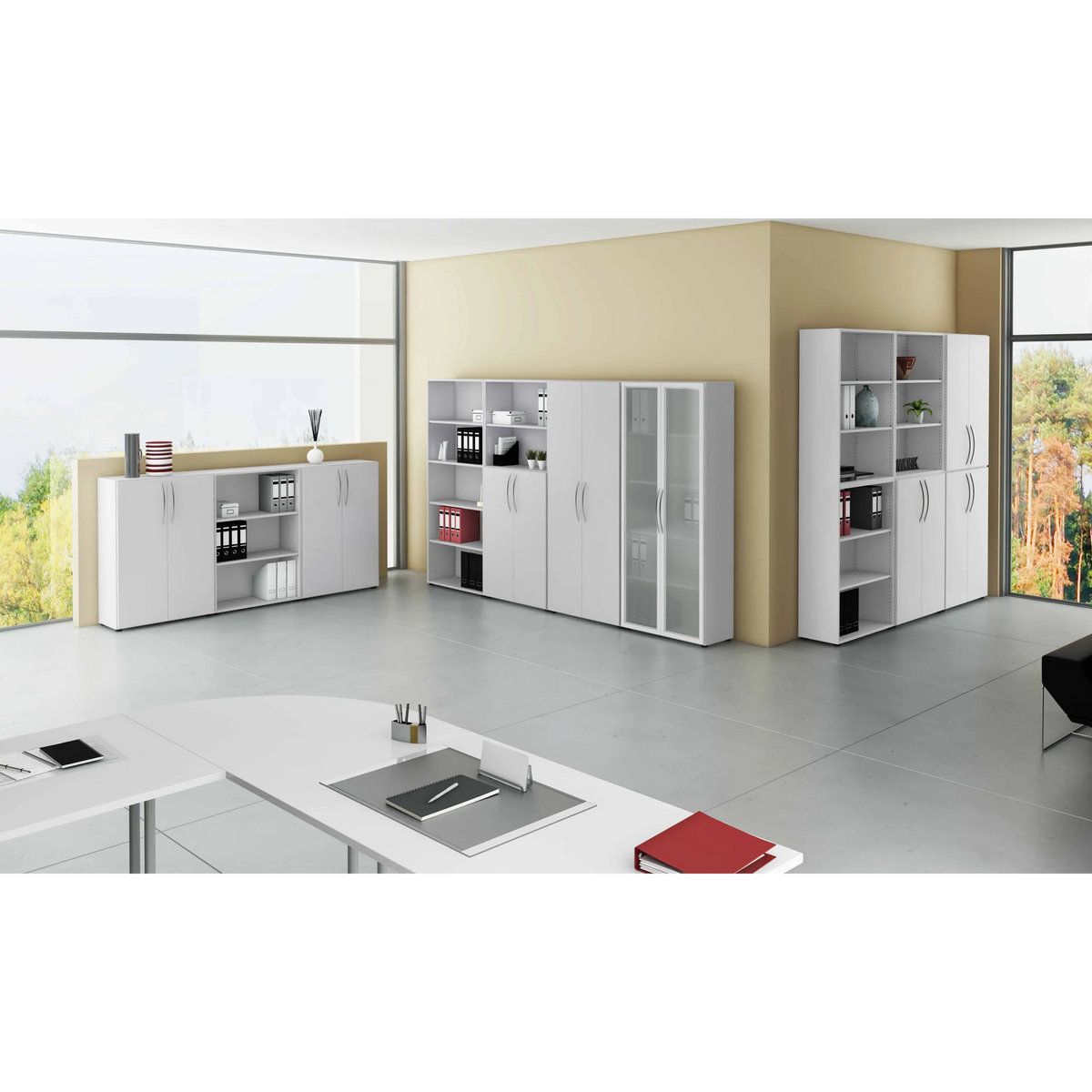 Scaffalature bianche della serie BETA 4000 in diverse configurazioni di hjh OFFICE PRO