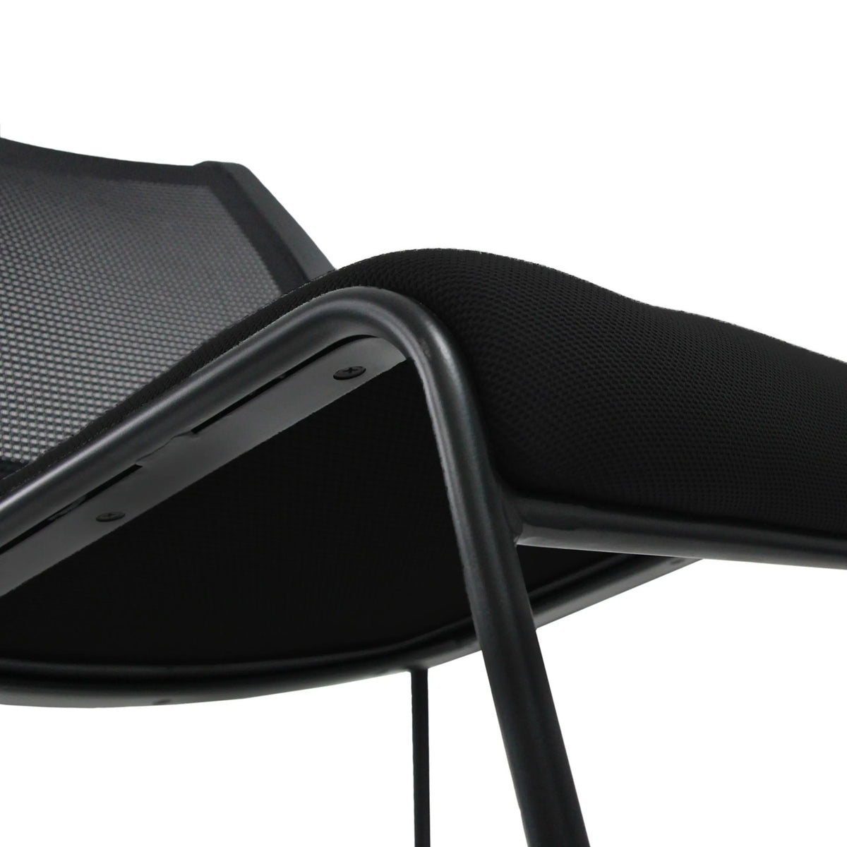 Telaio in metallo nero e rivestimento in rete della sedia visitatore PADUA V di hjh OFFICE