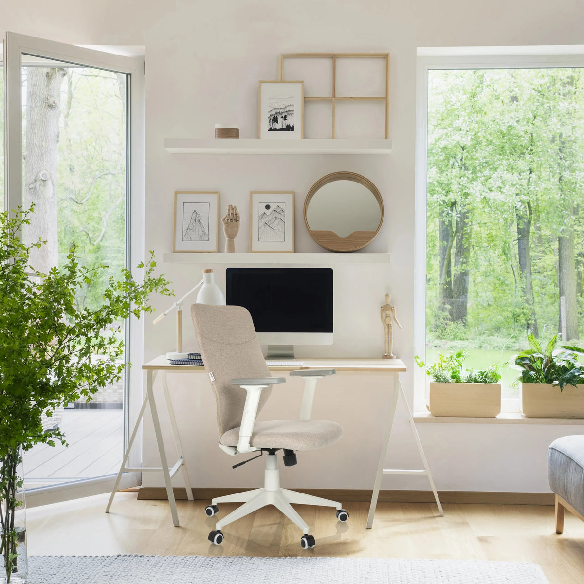 Sedia Home Office COSIO II beige con braccioli e ruote bianche di hjh OFFICE