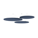 Tre isole acustiche rotonde a soffitto ADSRB1 in colore blu con sospensione a soffitto di hjh OFFICE PRO