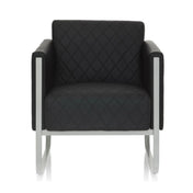 Poltrona imbottita nera ARUBA STEP con rivestimento trapuntato e struttura argentata di hjh OFFICE