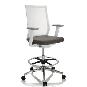 Sedia da banco ASPEN WORK W grigia con schienale in rete bianco e poggiapiedi in cromo di hjh OFFICE