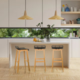 Tre sgabelli da bar LONSO W con struttura in rovere e sedute nere di hjh OFFICE