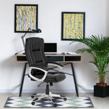 Sedia Home Office RELAX CL150 nera con braccioli e ruote davanti a una scrivania di MyBuero