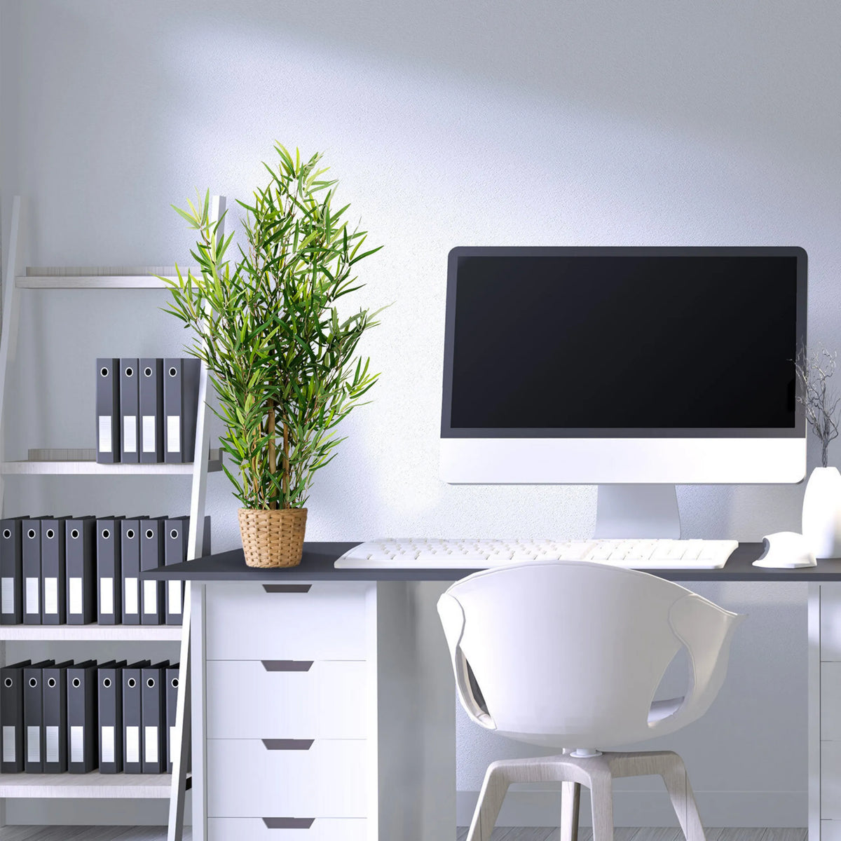 Piante artificiali MINI BAMBUS in colore verde con vaso a cesto intrecciato di hjh OFFICE