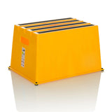 Sgabello giallo TIO-E1 con tre gradini antiscivolo di hjh OFFICE – vista a 360° (vista frontale a tre quarti 30°)