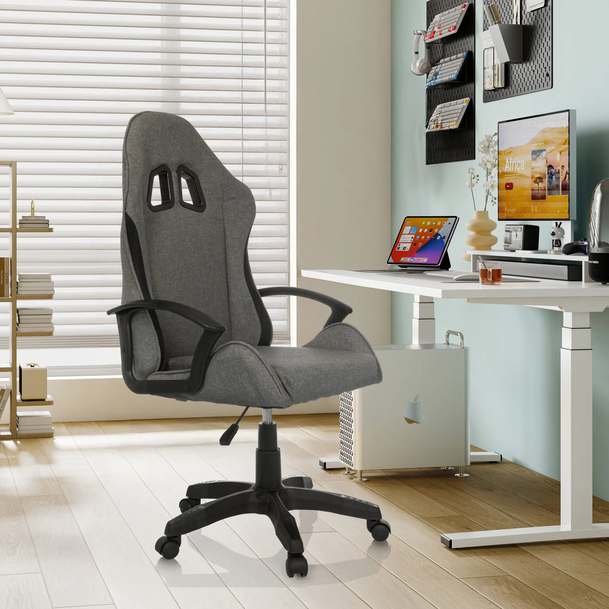 Sedia da gaming GAMEBREAKER W01 in grigio-nero con aperture integrate per il poggiatesta di MyBuero
