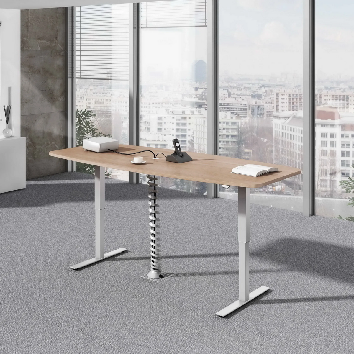 Scrivania regolabile elettricamente in altezza XMST 22 G in rovere nodoso con gambe bianche di hjh OFFICE PRO