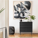 Cassettiera nera KARBY K con tre cassetti e superficie frontale scanalata di hjh LIVING