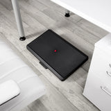 Poggiapiedi PIEDINO STRIPE PRO nero con superficie rigata e pulsante rosso di hjh OFFICE