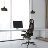 Sedia da ufficio professionale SPEKTRE BLACK nera con schienale in rete e rivestimento in tessuto di hjh OFFICE