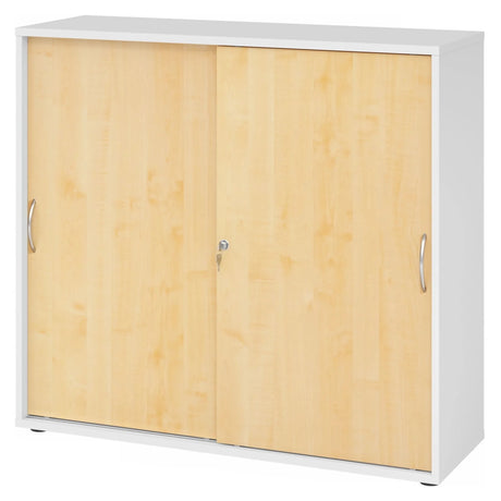 Armadio a ante scorrevoli BETA S 1753S in bianco e acero con maniglie ad arco in metallo di hjh OFFICE PRO