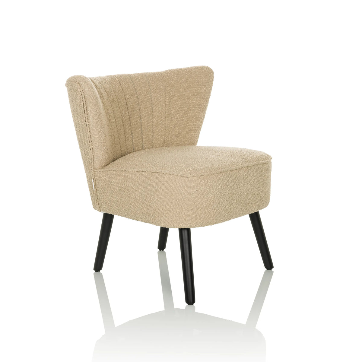 Poltrona Lounge MANISO beige con rivestimento in tessuto strutturato e quattro gambe nere di hjh LIVING – vista a 360° (vista frontale a tre quarti 45°)