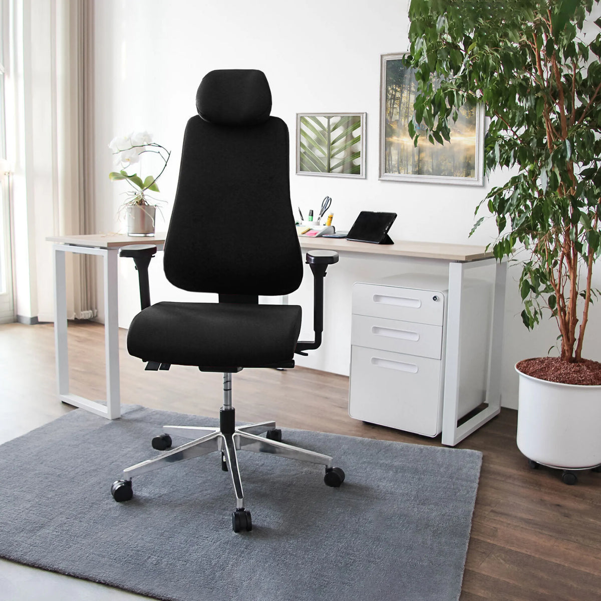 Sedia da ufficio professionale PRO-TEC 400 nera con poggiatesta e braccioli regolabili di hjh OFFICE