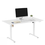 Scrivania elettrica ad altezza regolabile Worktime in bianco con monitor, tastiera e portabicchieri di hjh OFFICE