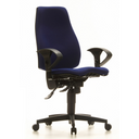 Profi-Bürostuhl SYDNEY PRO mit dunkelblauem Stoffbezug, schwarzen Armlehnen und Rollen von Topstar