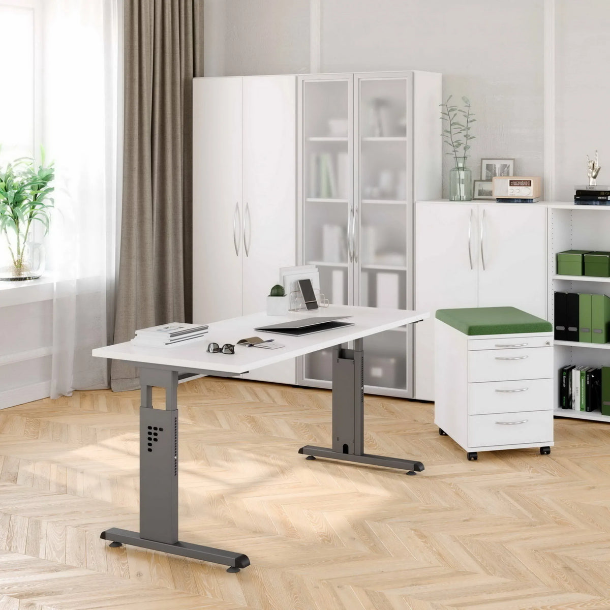 Scrivania regolabile in altezza MEGA 614 G in bianco e grafite, 140 x 67 cm, di hjh OFFICE PRO