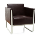Poltrona imbottita marrone ARUBA con struttura in metallo bianca di hjh OFFICE – vista a 360° (vista frontale 20°)