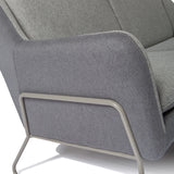 Bracciolo e rivestimento in tessuto grigio del Sofà lounge LAGUN con struttura in metallo grigio di hjh OFFICE