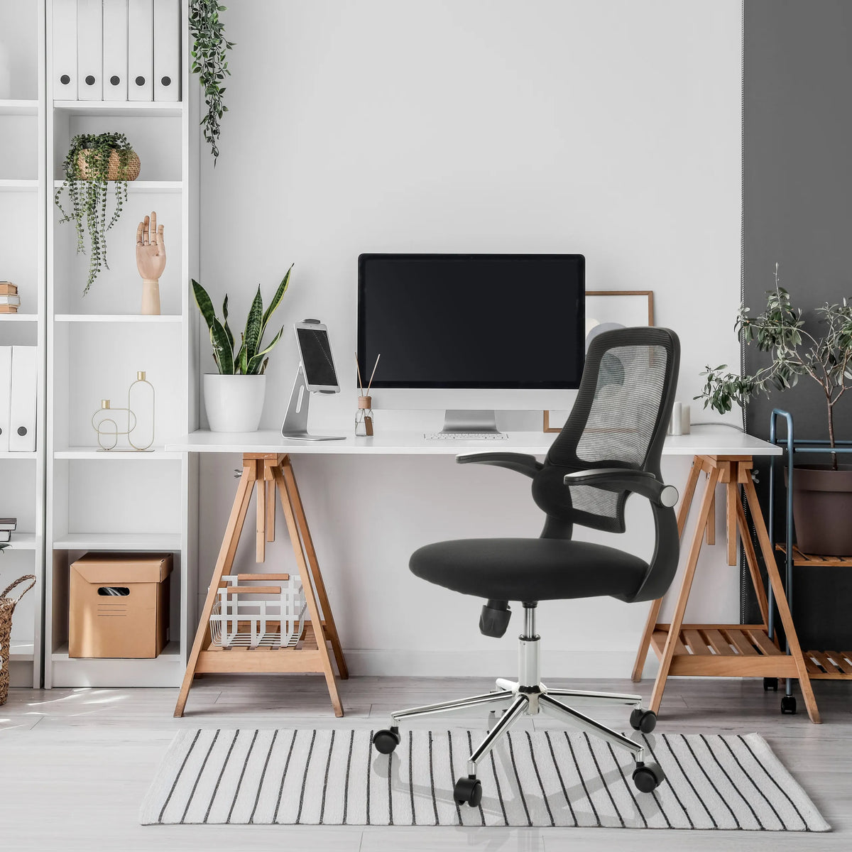 Sedia Home Office MIKO B ECO nera con schienale in rete e braccioli di hjh OFFICE
