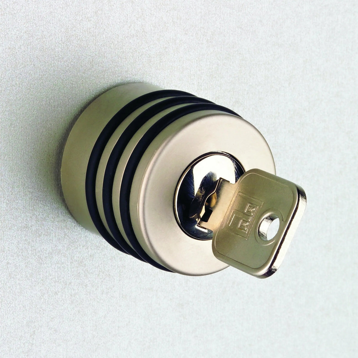 Cilindro con chiave inserita della serie SIGNA K SIGNA K 6200 SG di hjh OFFICE PRO