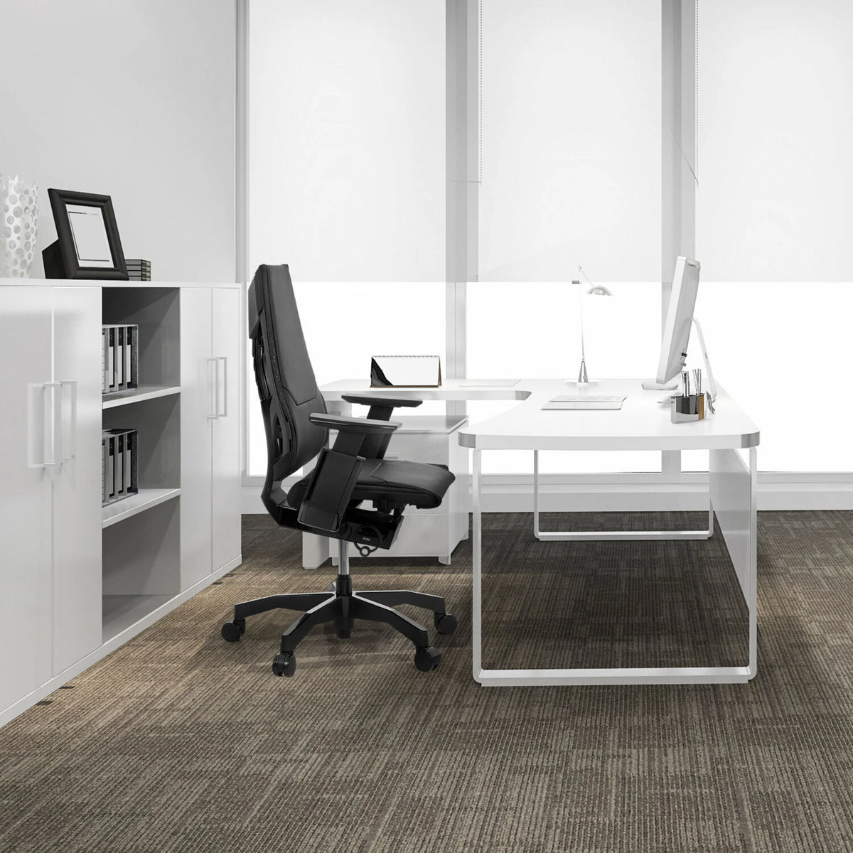 High-end Sedia da ufficio GENIDIA BLACK nera in pelle con poggiatesta e braccioli di hjh OFFICE