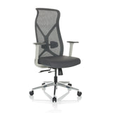 Sedia da ufficio professionale AZURRO WHITE grigia con schienale in rete e base a cinque ruote di hjh OFFICE – vista a 360° (vista frontale a tre quarti 30°)