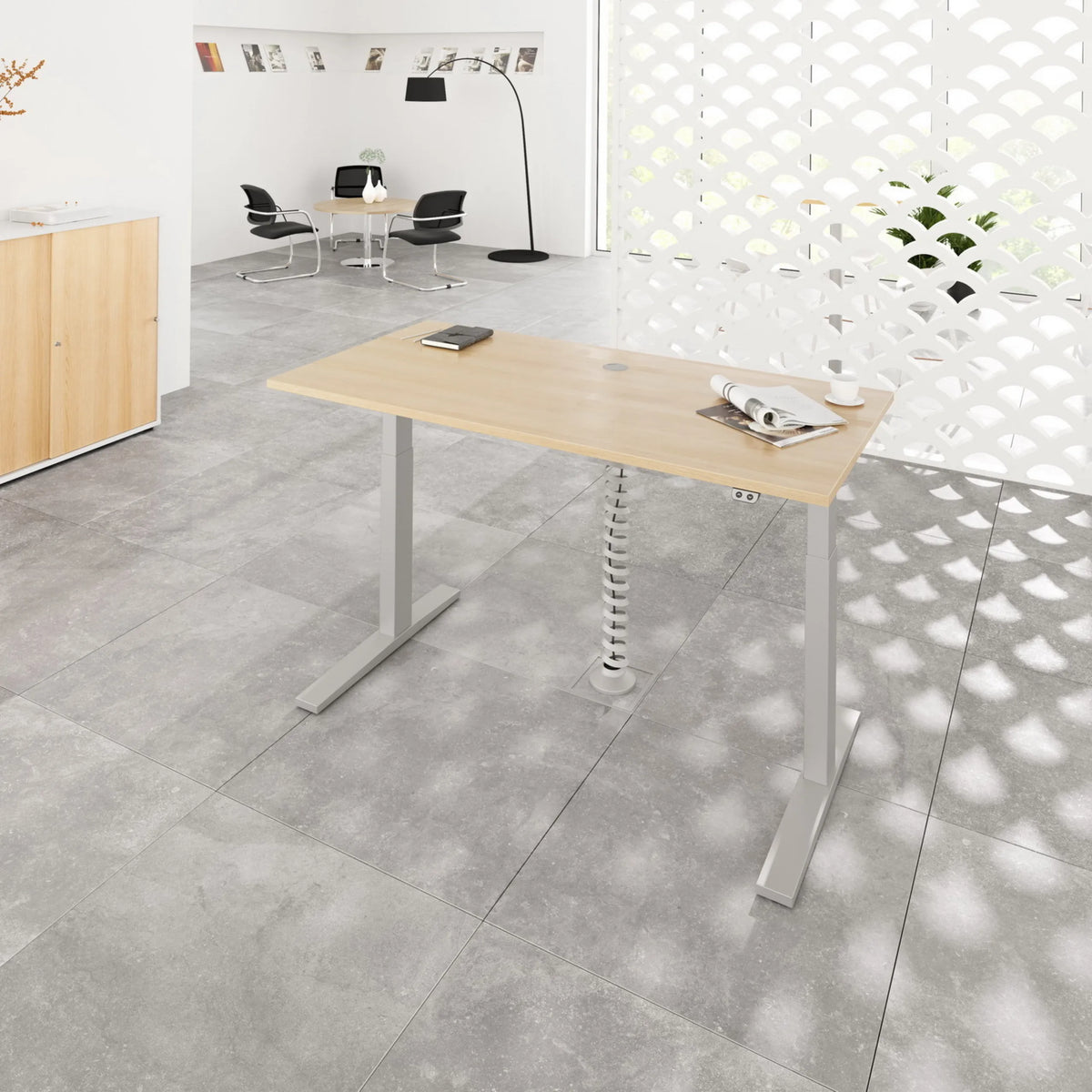 Scrivania regolabile elettricamente in altezza XMKA 19 S in rovere rustico con un piano di 180 × 80 cm di hjh OFFICE PRO